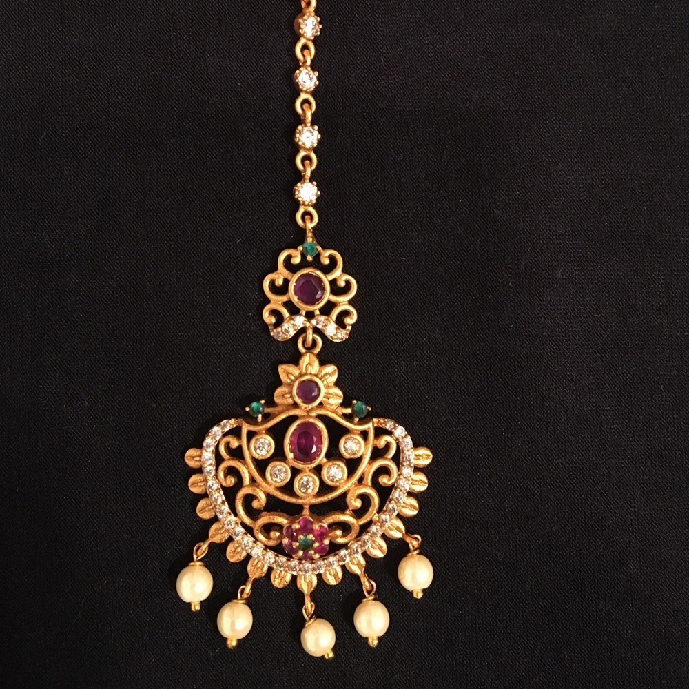 Maang tikka with red and green stones